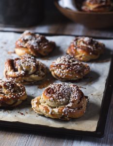 kanelbullar på plåt