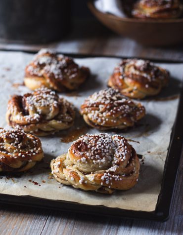 kanelbullar på plåt
