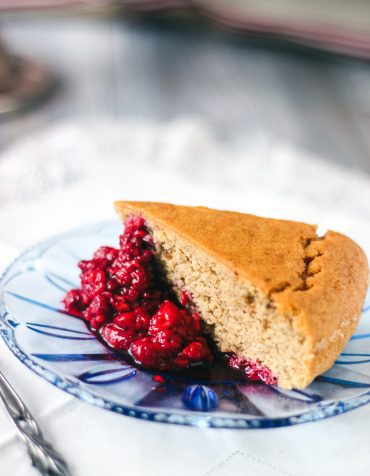 glutenfri kaka bakad med kikärtor