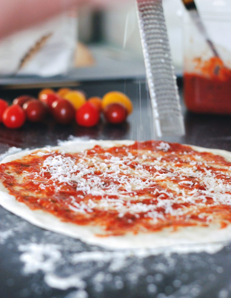 Gör din egen pizzadeg med jäst hemma • Heavenly Cupcake