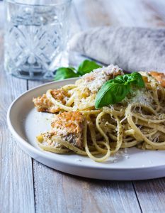 laxpasta med pesto