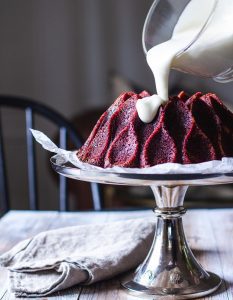 red velvet cake med glasyr