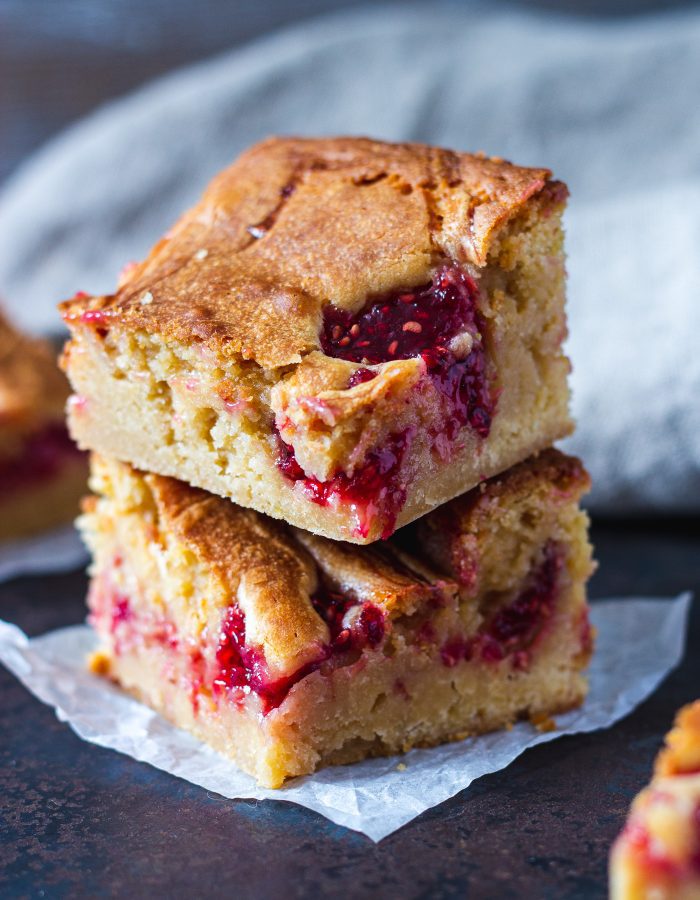 blondies med hallonkompott och lime